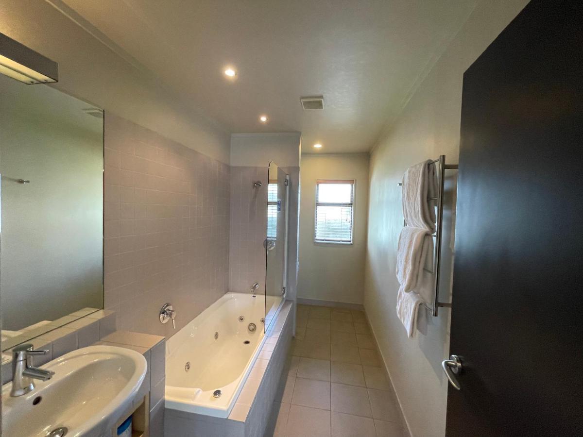 Bentleys Motor Inn Palmerston North Ngoại thất bức ảnh